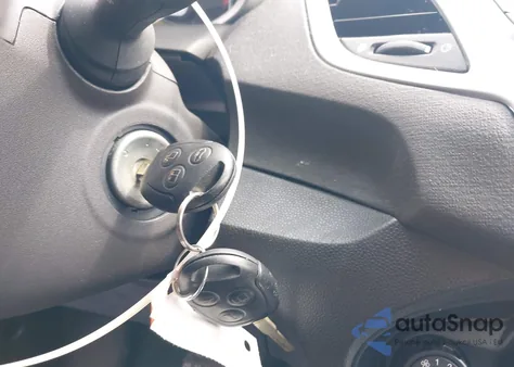 2011 Ford Fiesta Se z USA, uszkodzony, nr VIN 3FADP4EJ0BM153778